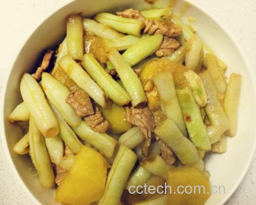茭白快炒成菜特写