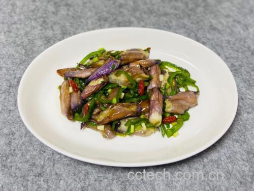 清炒洋茄食材摆盘图
