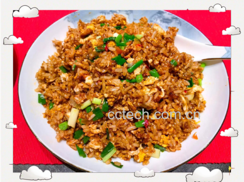 青豌豆玉米炒饭特写