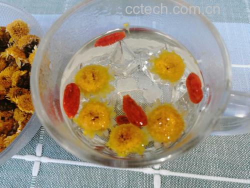 茼蒿花泡水示意图
