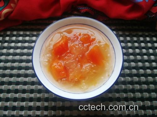 木瓜牛奶炖雪燕成品特写