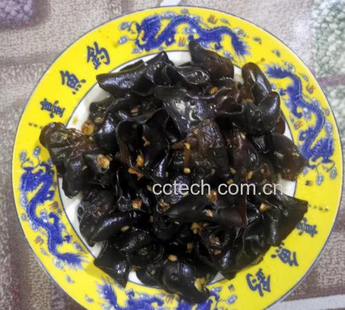 青蒜炒耳扒成品特写