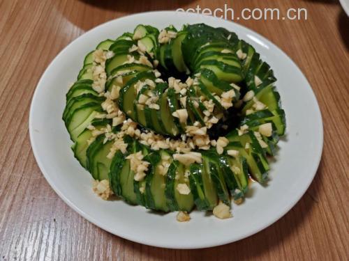 小黄瓜凉拌摆盘图