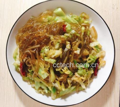 圆包菜快炒过程特写