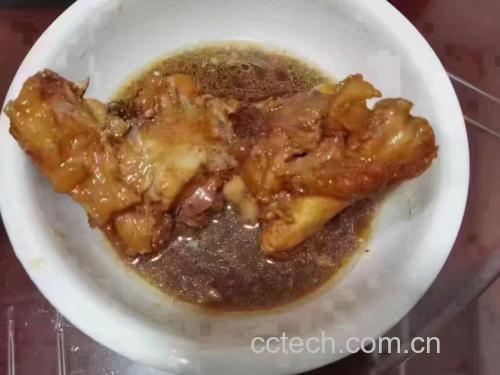 白萝卜猪蹄汤成品图