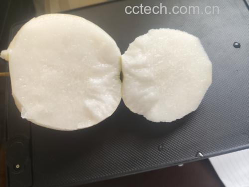 香梨切开展示果肉质地