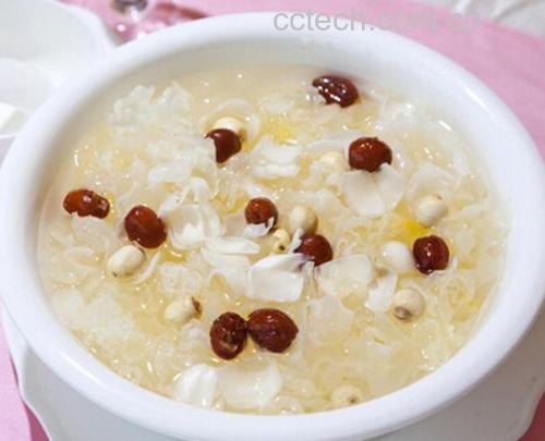 莲子大枣银耳成品图
