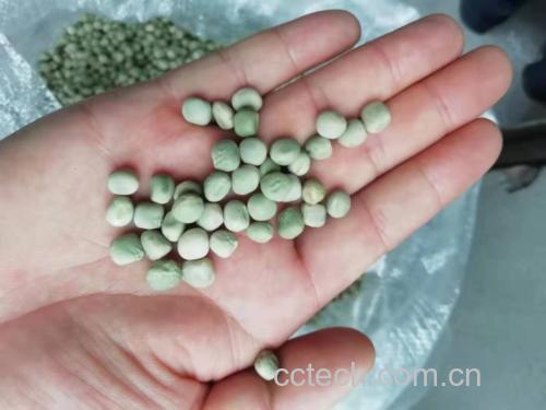 菠菜与豌豆烹饪成品图