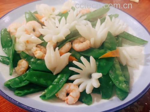 清炒蛤蜊与菠菜成品图