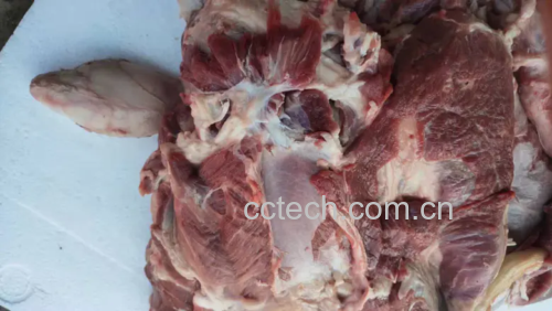 红烧羊肉炖煮过程
