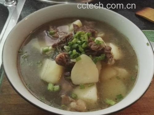 咖喱牛肉土豆炖煮过程