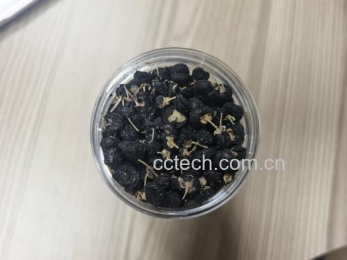 枸杞与何首乌泡水图