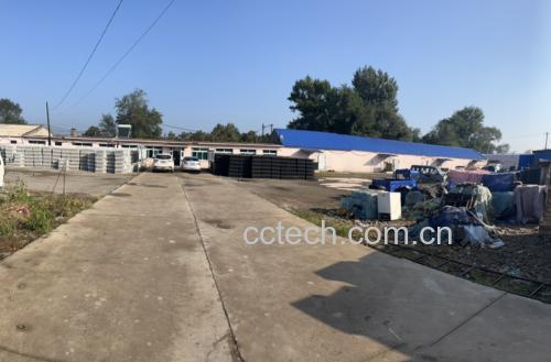 葡萄园与小型酿酒车间结合场景