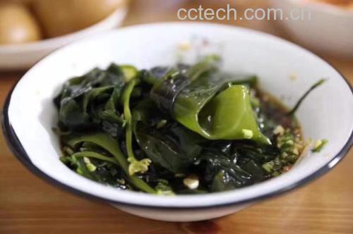 鱼腥草根凉拌成品图