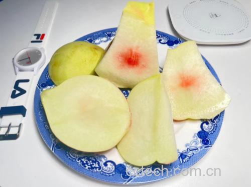 中华寿桃去皮与果肉处理过程