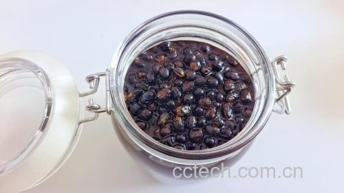 醋泡黄心黑豆成品图
