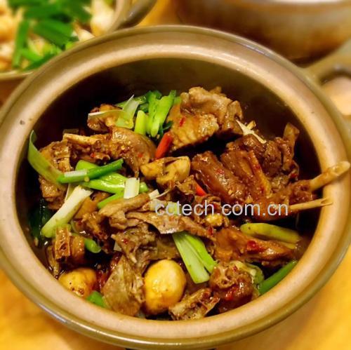 胡椒炖鸭炖煮过程
