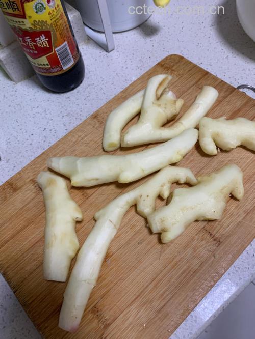 糖醋嫩姜制作过程图示
