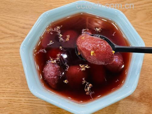 黑芝麻汤圆多种吃法摆盘