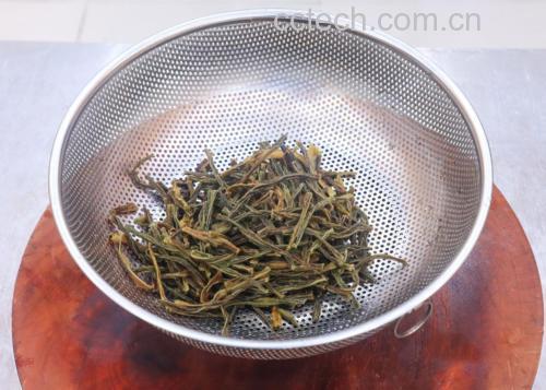 网纹瓜蜜过滤过程