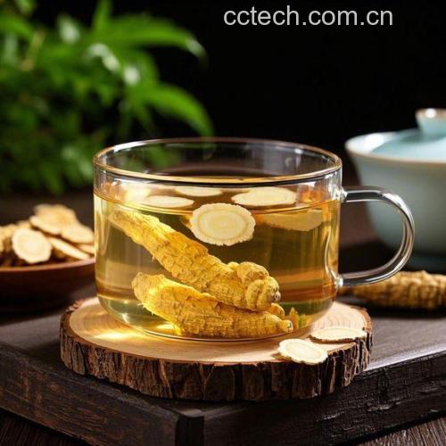 鲜人参酒成品展示与饮用场景