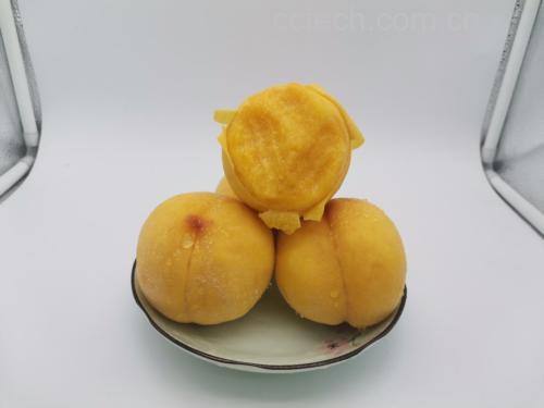 切开的83黄桃特写照片