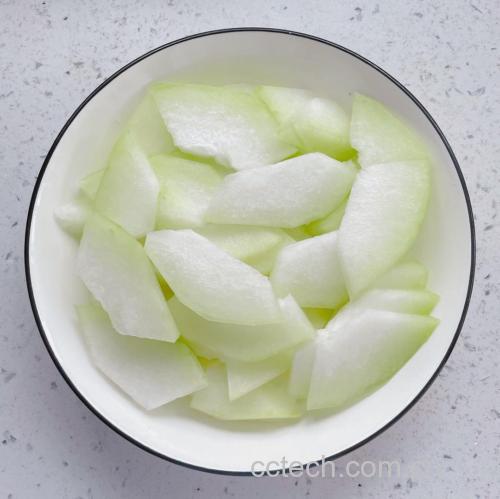 凉拌薯藤梗与松花菜成品特写