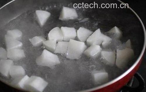 萝卜焯水过程特写