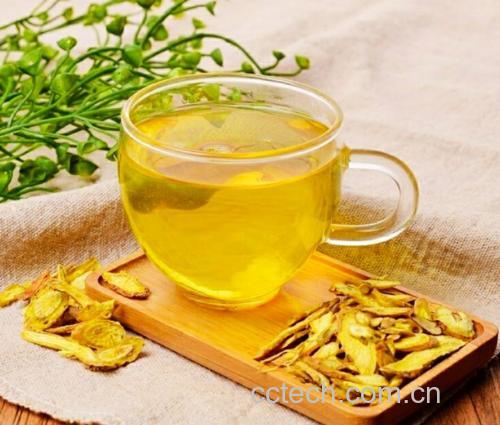 黄芩蒲公英茶的冲泡图