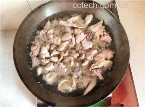 鸡腿焯水图