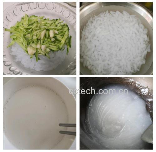 一位女性正在厨房中小心地将川贝粉倒入正在炖煮的金桔水中，动作轻柔