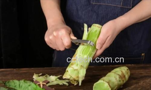 莴苣切丝与去芯过程