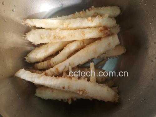 北沙参与新鲜山药并列摆放