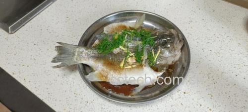 蒸鱼成品特写