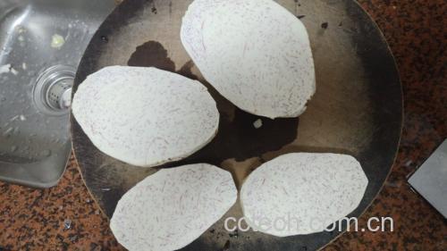 肉汁荔浦芋头炖煮过程图