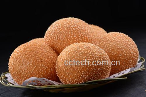 豆沙芝麻球成品摆盘图