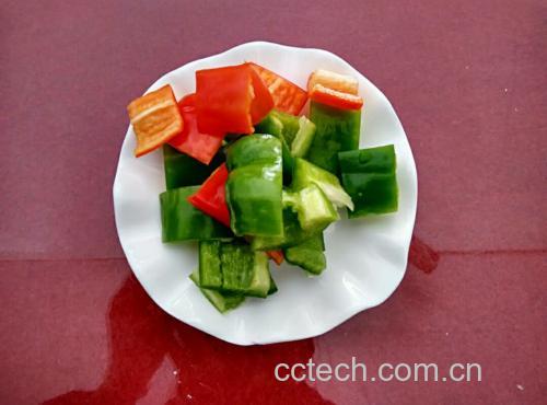 彩椒炒藜麦 dish