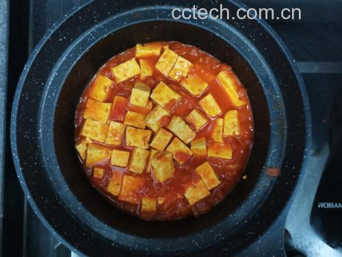 西红柿炒豆腐近景图