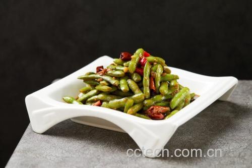 成品煮毛豆摆盘图