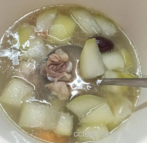 冬瓜红豆汤炖煮过程