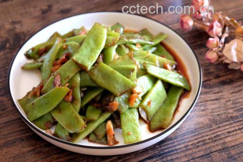 崇明白扁豆炒酱瓜烹饪过程