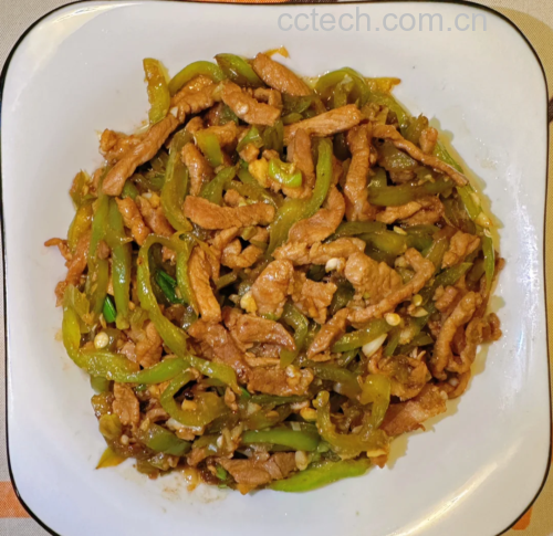 青圆椒炒肉丝成品图
