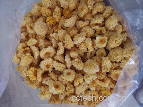 椴木银耳泡发前后对比图