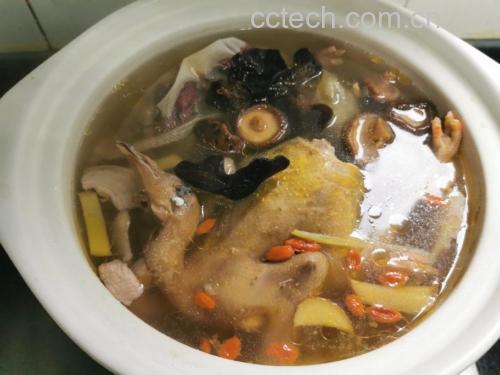 鹿鞭片炖鸡成品图