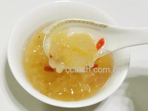 黄色椴木银耳炖煮效果