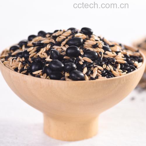 黑豆红枣枸杞山药豆浆成品图