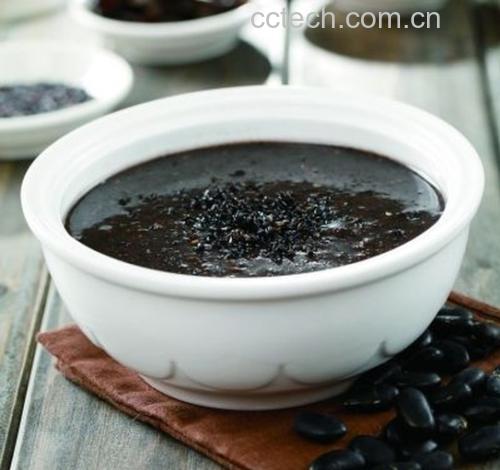 儿童食用黑豆餐点