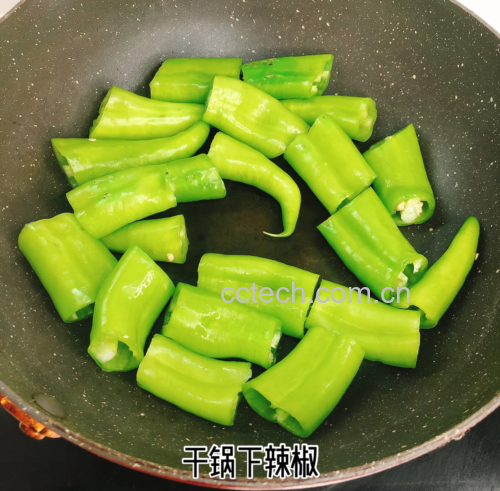 甜的干辣椒在厨房中的使用场景