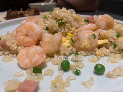 青豌豆粒炒饭成品