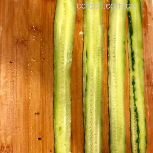 黄瓜条夹肉的切法与成品图